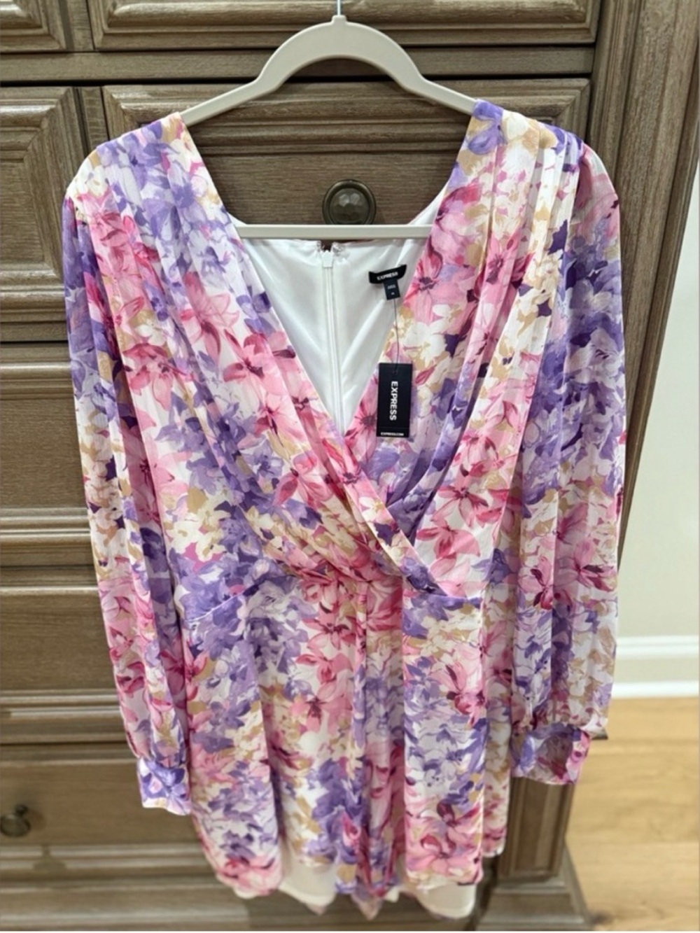 NWT Express Floral V-Neck Romper - size XL